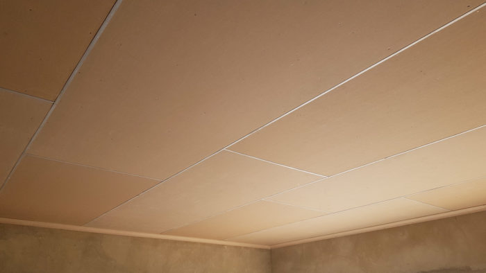 Bishop strip ceiling with cornice